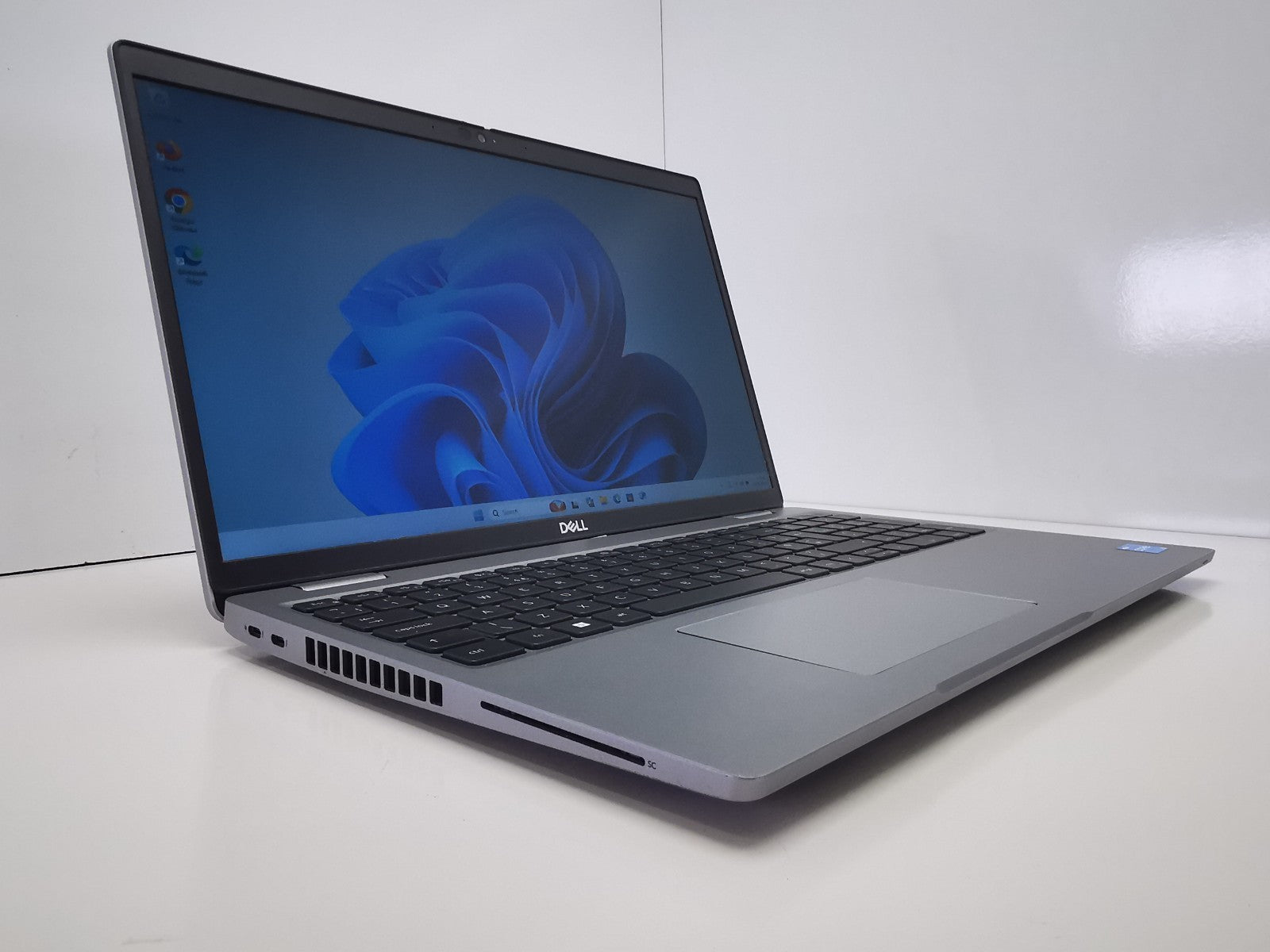 Dell Latitude 5530 15.6" Laptop - 12th Gen i5/8GB RAM/256GB SSD/Windows 11 Pro