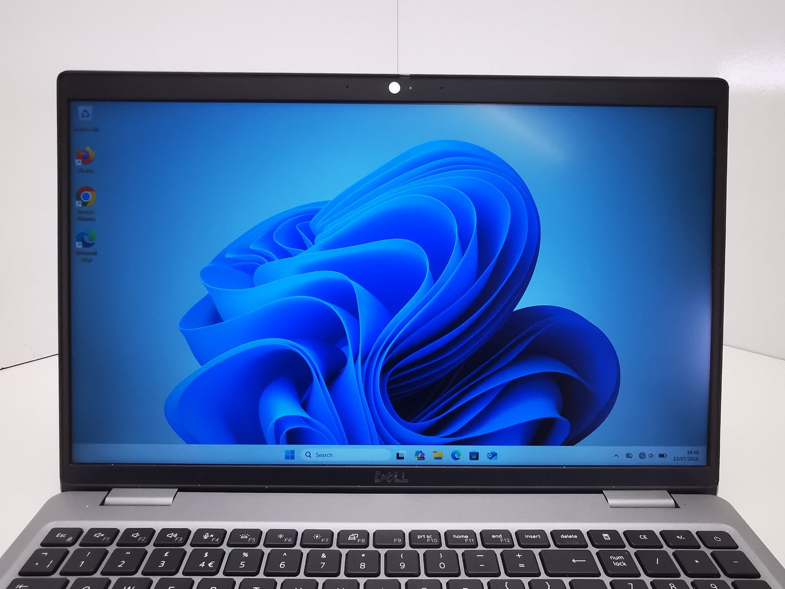 Dell Latitude 5520 15.6" Laptop - 11th Gen i5/8GB RAM/256GB SSD/Windows 11 Pro