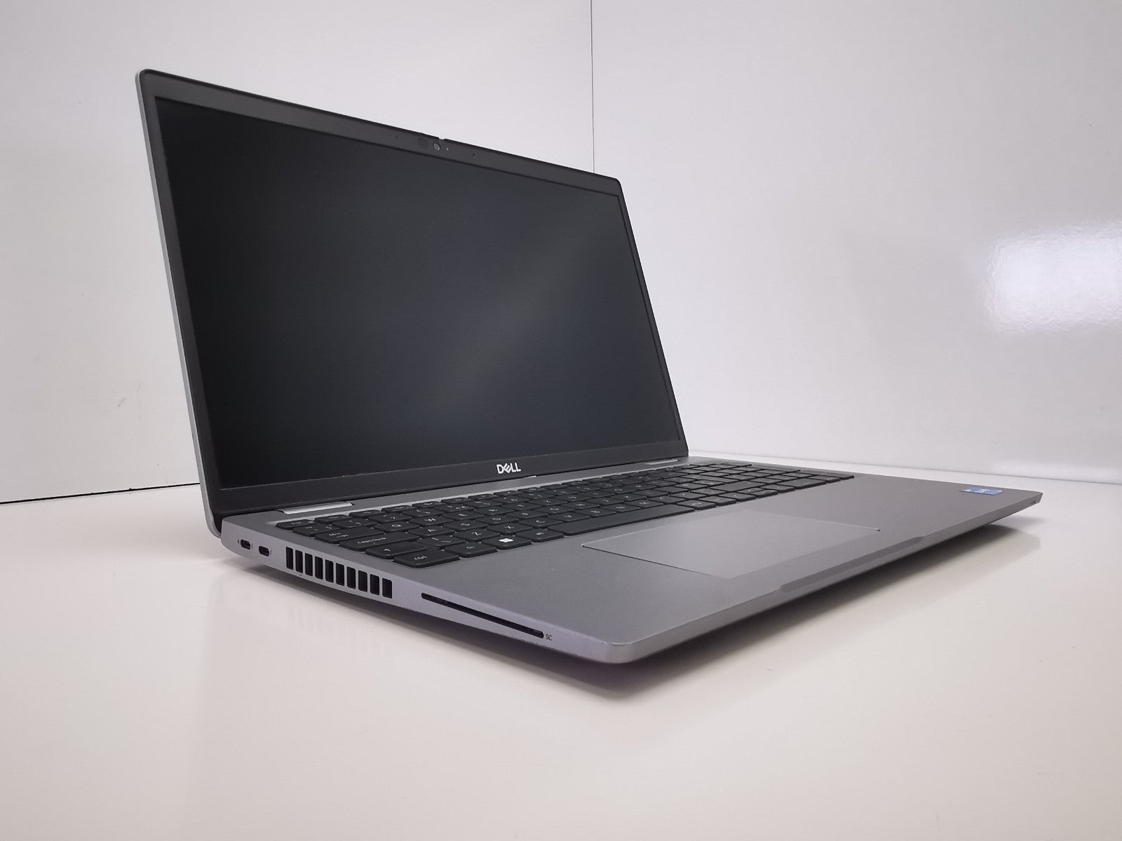 Dell Latitude 5530 15.6" Laptop - 12th Gen i5/8GB RAM/256GB SSD/Windows 11 Pro