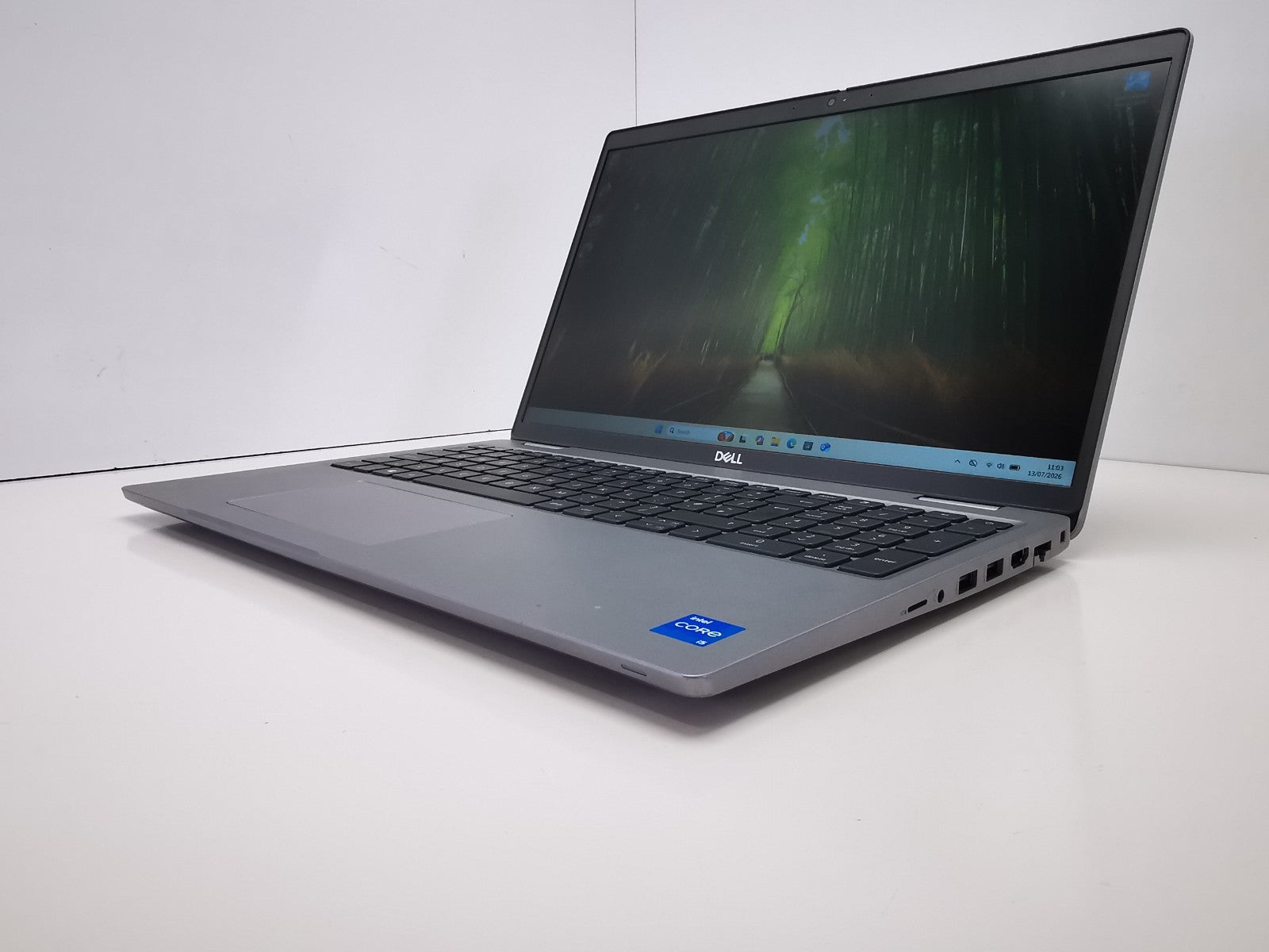 Dell Latitude 5520 15.6" Laptop - 11th Gen i5/8GB RAM/256GB SSD/Windows 11 Pro