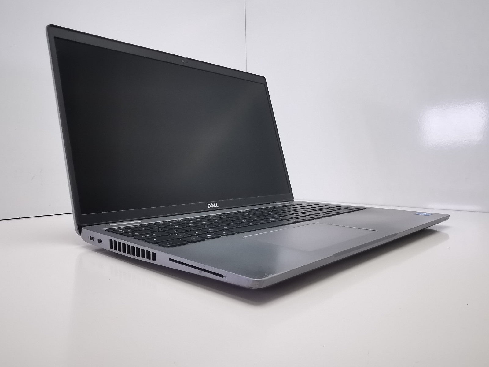 Dell Latitude 5520 15.6" Laptop - 11th Gen i5/8GB RAM/256GB SSD/Windows 11 Pro