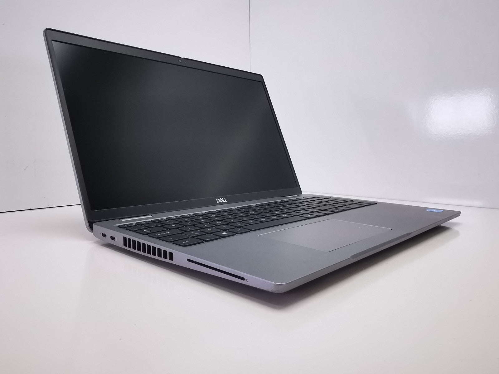 Dell Latitude 5520 15.6" Laptop - 11th Gen i5/8GB RAM/256GB SSD/Windows 11 Pro