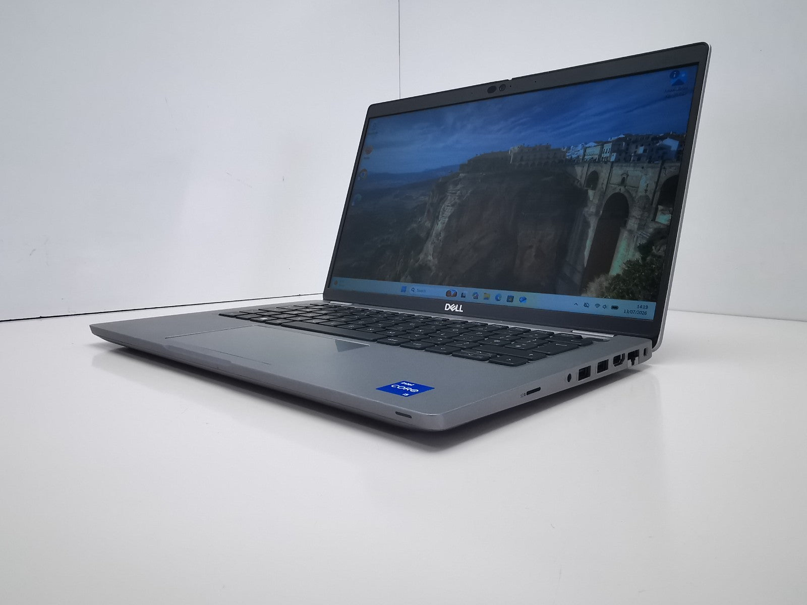 Dell Latitude 5430 14" Laptop - 12th Gen i5/8GB RAM/256GB NVMe SSD/Win 11 Pro