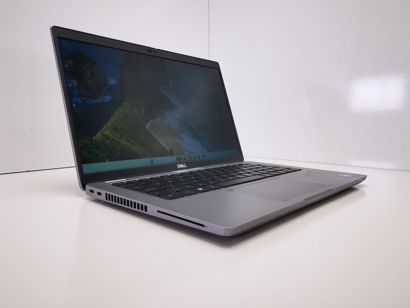 Dell Latitude 5430 14" Laptop - 12th Gen i5/8GB RAM/256GB NVMe SSD/Win 11 Pro
