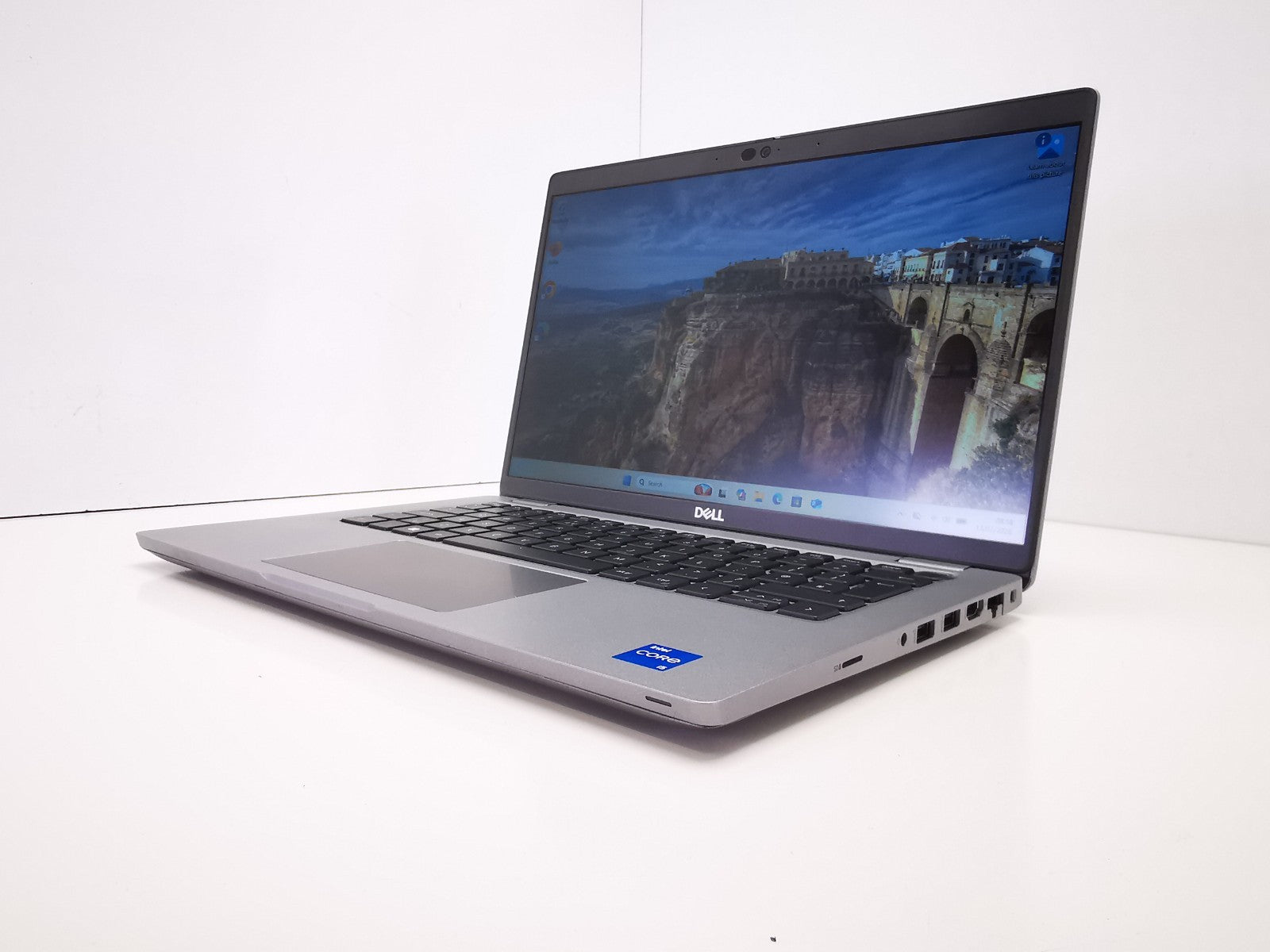 Dell Latitude 5430 14" Laptop - 12th Gen i5/16GB RAM/256GB NVMe SSD/Win 11 Pro