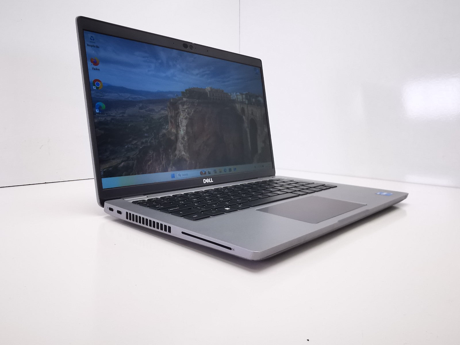 Dell Latitude 5430 14" Laptop - 12th Gen i5/16GB RAM/256GB NVMe SSD/Win 11 Pro
