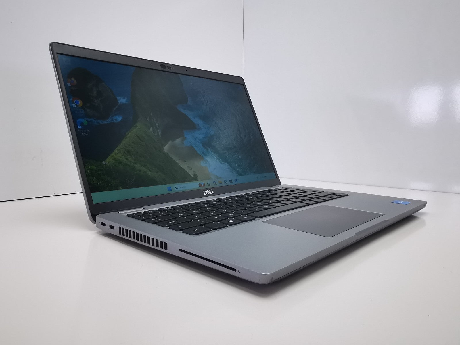 Dell Latitude 5430 14" Laptop - 12th Gen i5/8GB RAM/256GB NVMe SSD/Win 11 Pro