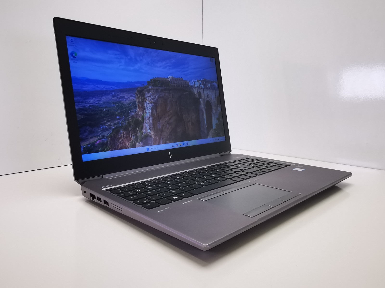 HP ZBook 15 G5 15.6" Laptop - Intel Xeon/32GB RAM/512GB NVMe SSD/Win 11 Pro
