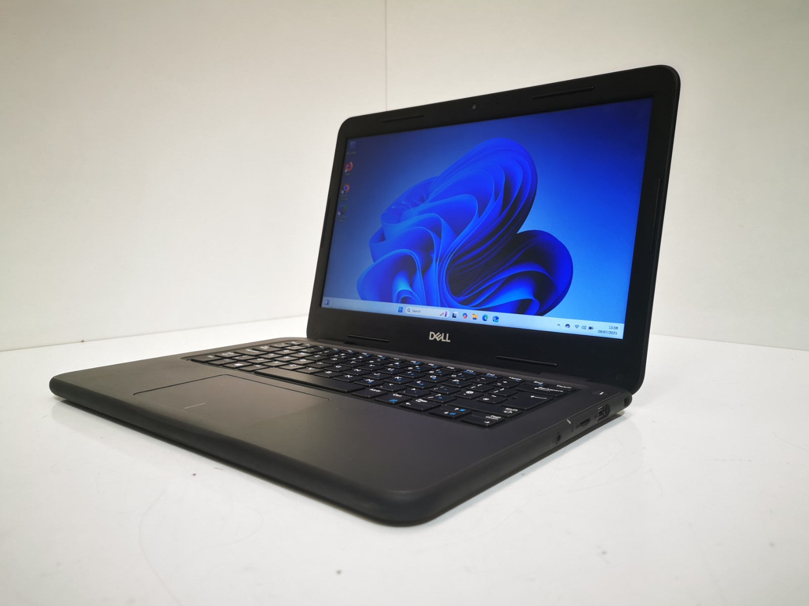 Dell Latitude 3300 13.3" Laptop i5 8GB 256GB SSD Win11 Pro – Tested