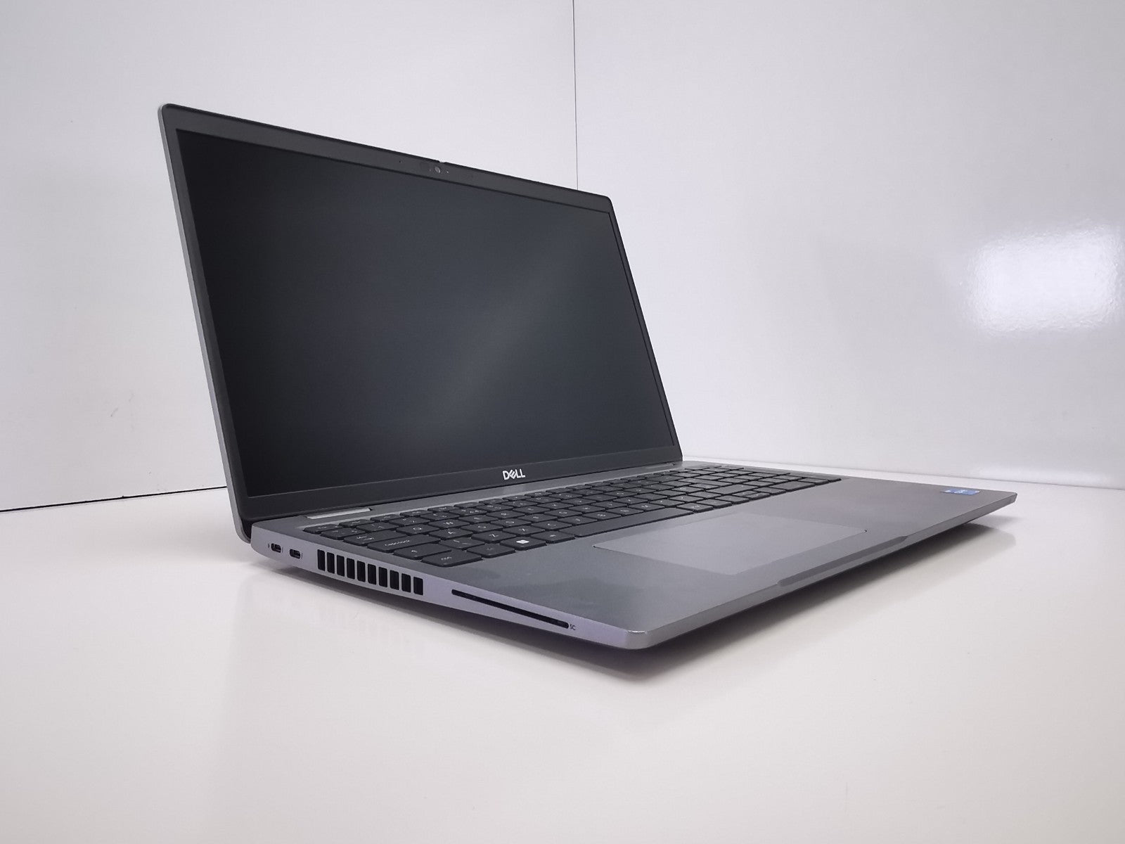 Dell Latitude 5530 15.6" Laptop - 12th Gen i5/8GB RAM/256GB SSD/Windows 11 Pro