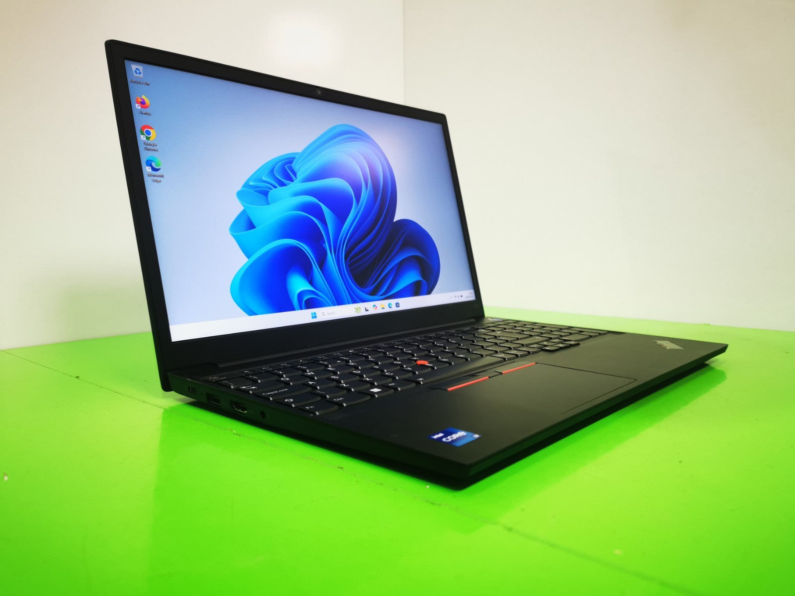 Lenovo ThinkPad E15 Gen 2 15″ Laptop – i7-11th Gen, 16GB RAM, 512GB SSD -Grade A