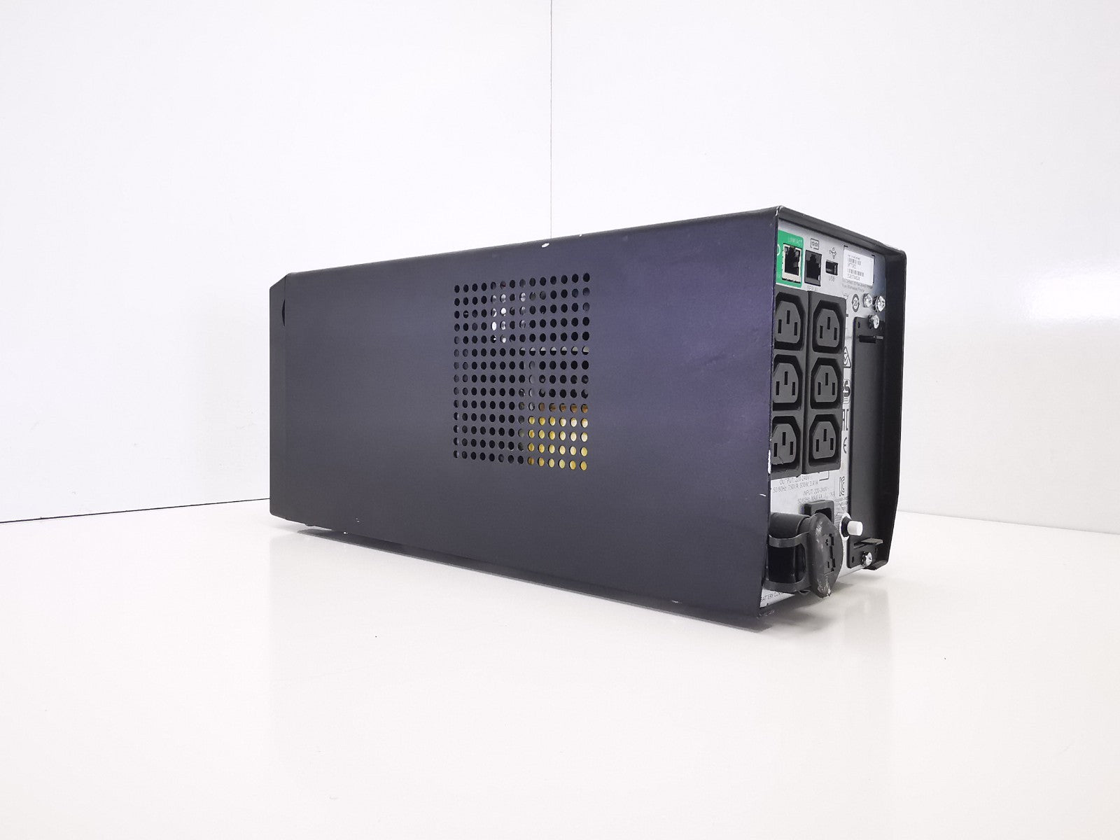 APC Smart UPS 750 (SMT750IC) UPS - Batteries Removed - Spares Or Repairs