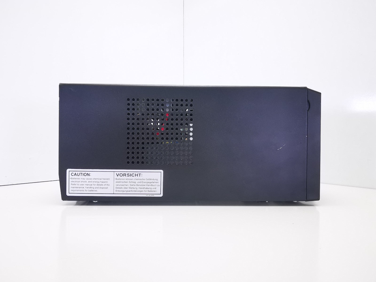 APC Smart UPS 750 (SMT750IC) UPS - Batteries Removed - Spares Or Repairs
