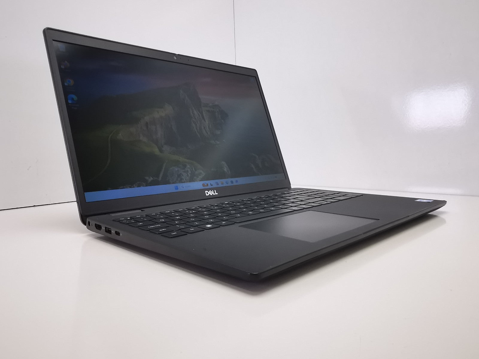 Dell Latitude 3520 15.6" Laptop - 11th Gen i5/8GB RAM/256GB NVMe SSD/Win 11 Pro