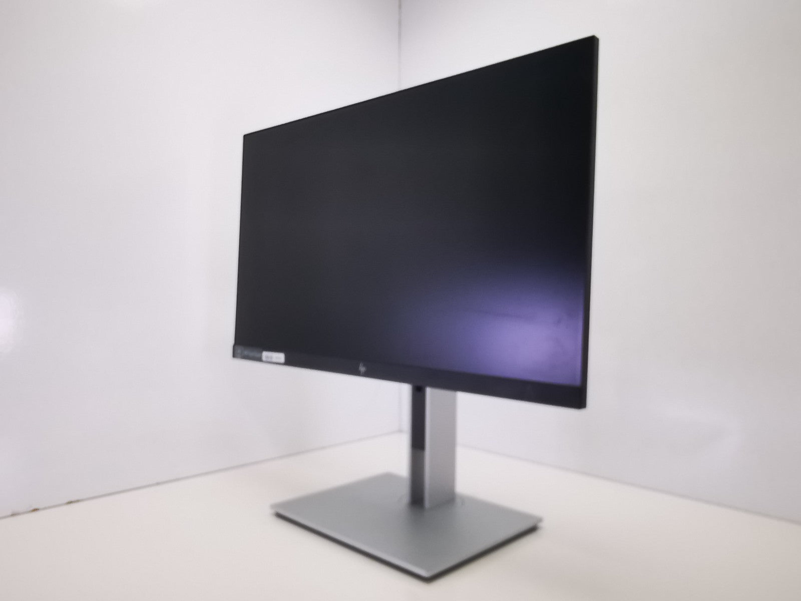 HP E23 G4 FHD 23" Monitor - 1x HDMI / 1x VGA / 1x DisplayPort / 4x USB - DEFECTS