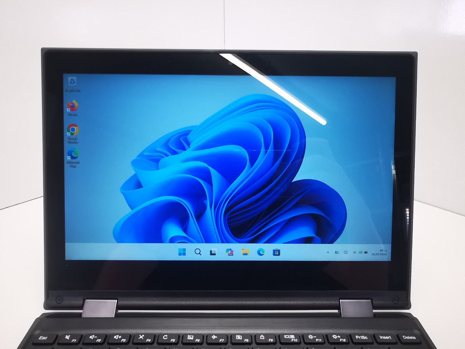 Lenovo 300e Chromebook 2nd Gen 11.6" Celeron / 4GB / 64GB eMMC – Tested - Win 11