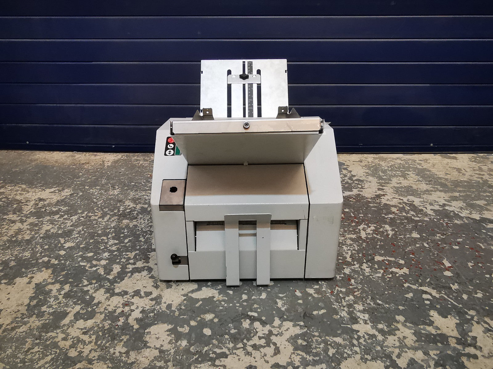 Neopost Technologies EAS05AA/LM-5.5 Pressure Sealer/Folding Machine - READ DESC