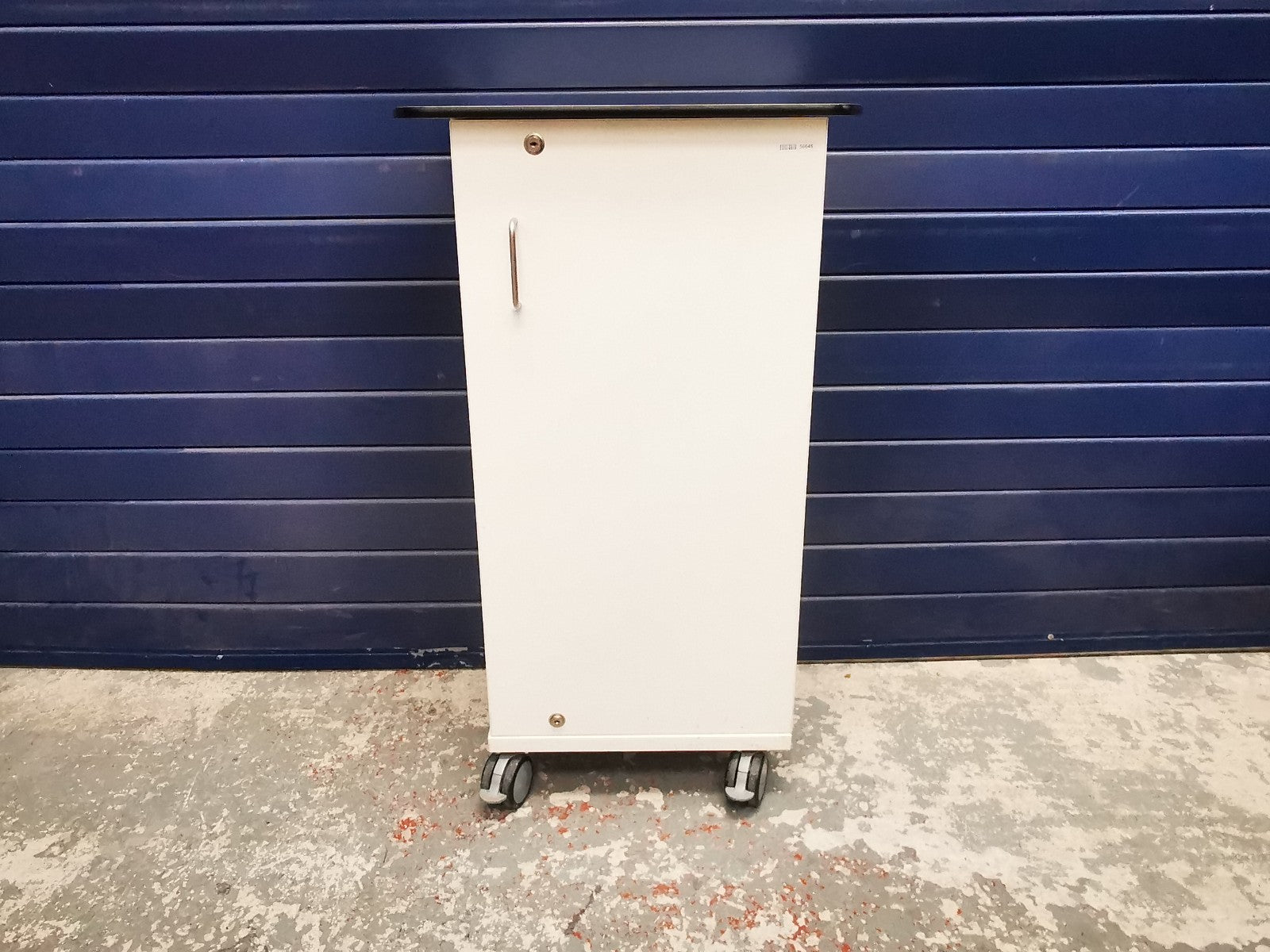 Storage Secure 20 Bay Tablet iPad Charging Station Storage Cabinet Trolley