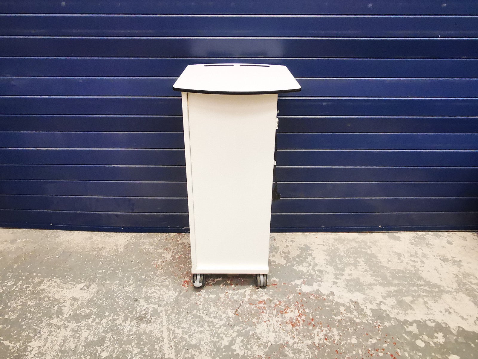 Storage Secure 20 Bay Tablet iPad Charging Station Storage Cabinet Trolley
