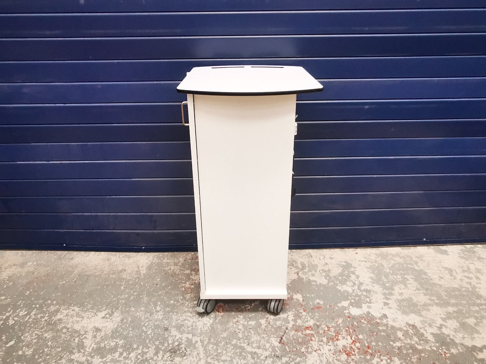 Storage Secure 20 Bay Tablet iPad Charging Station Storage Cabinet Trolley