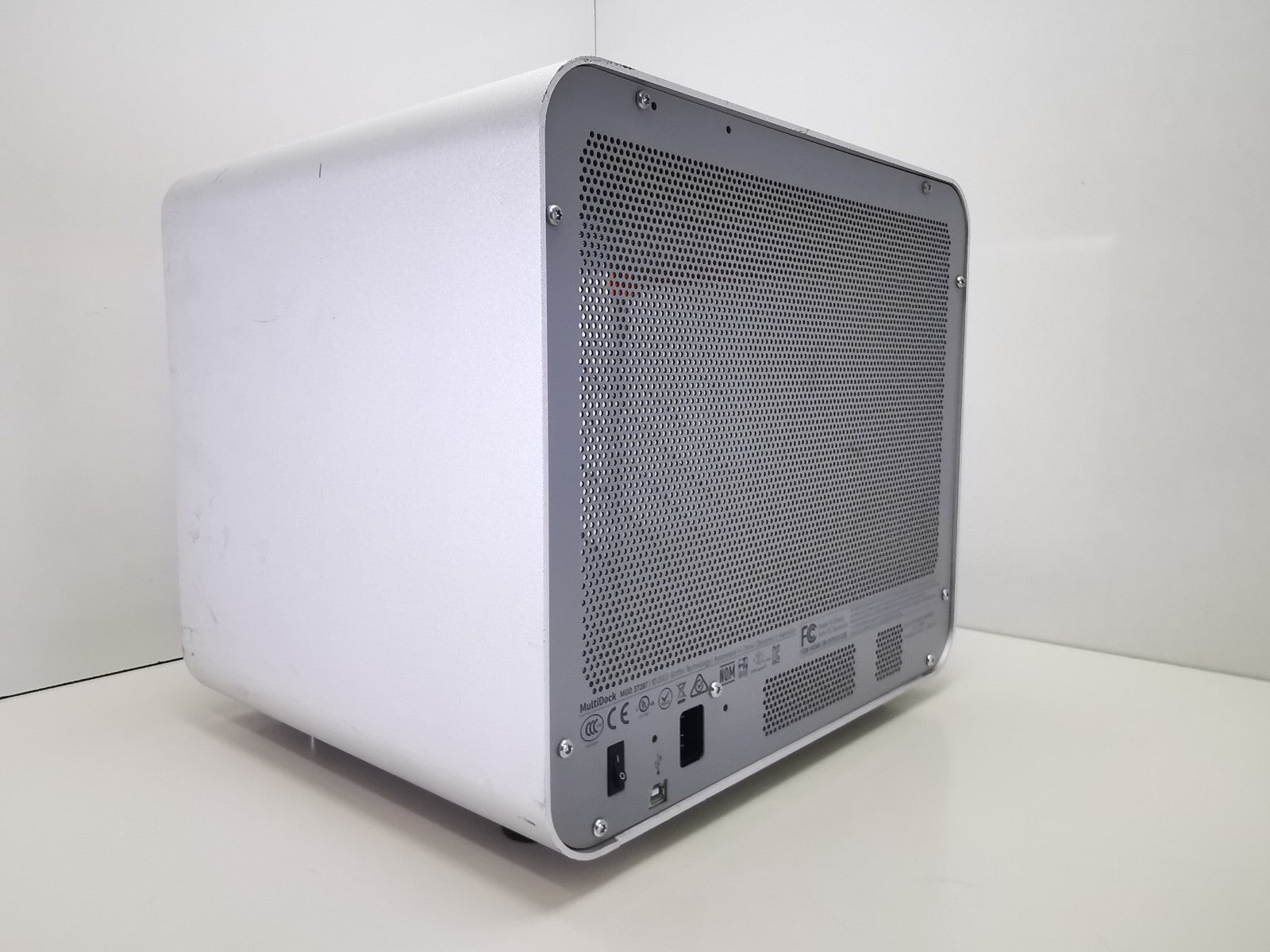 Griffin MultiDock MOD 37278 10-Bay USB Tablet / ipad charging station No key