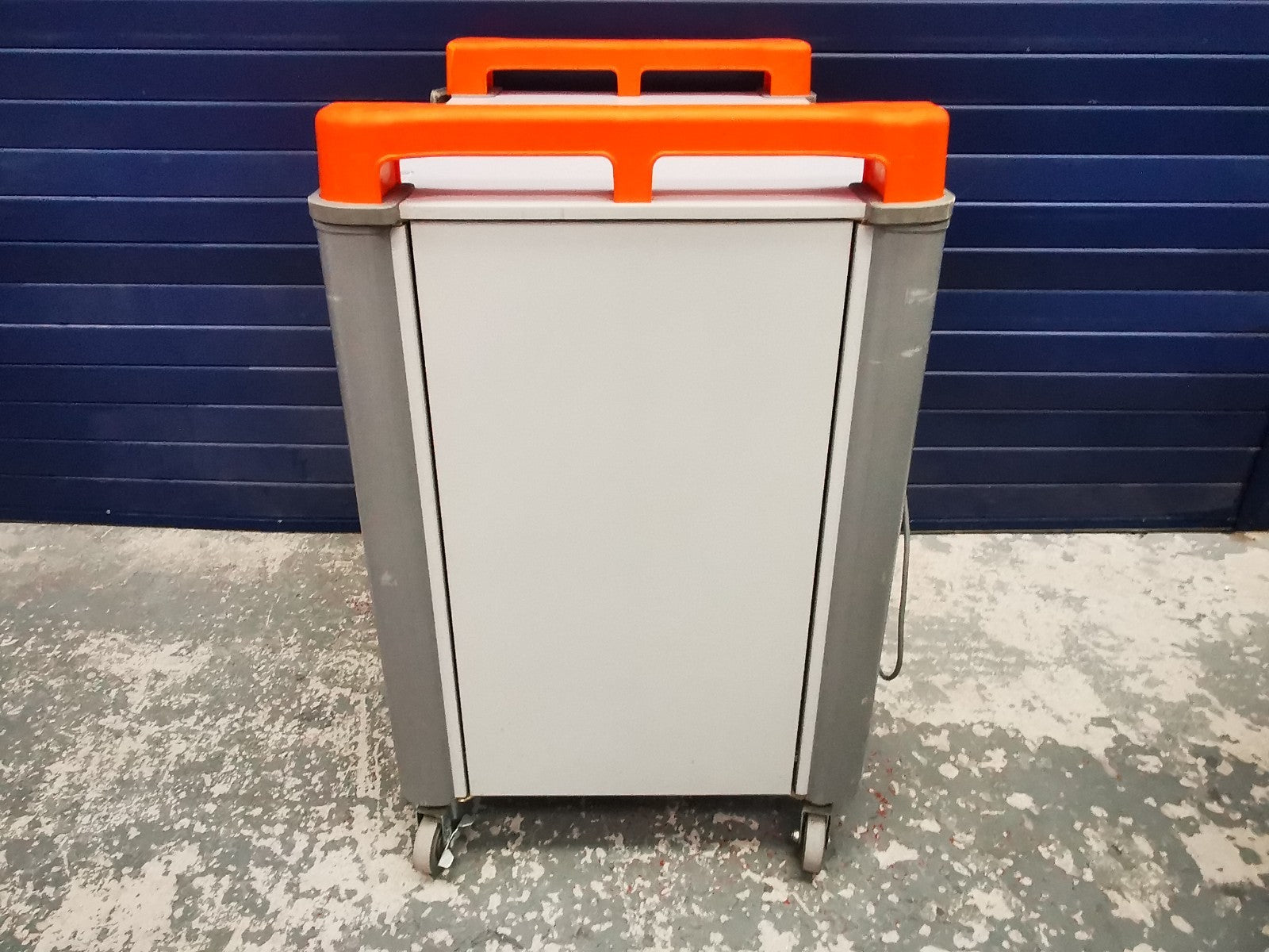 Labcabby 32V 32 Port Laptop Charging & Storage Trolley Cabinet on Wheels