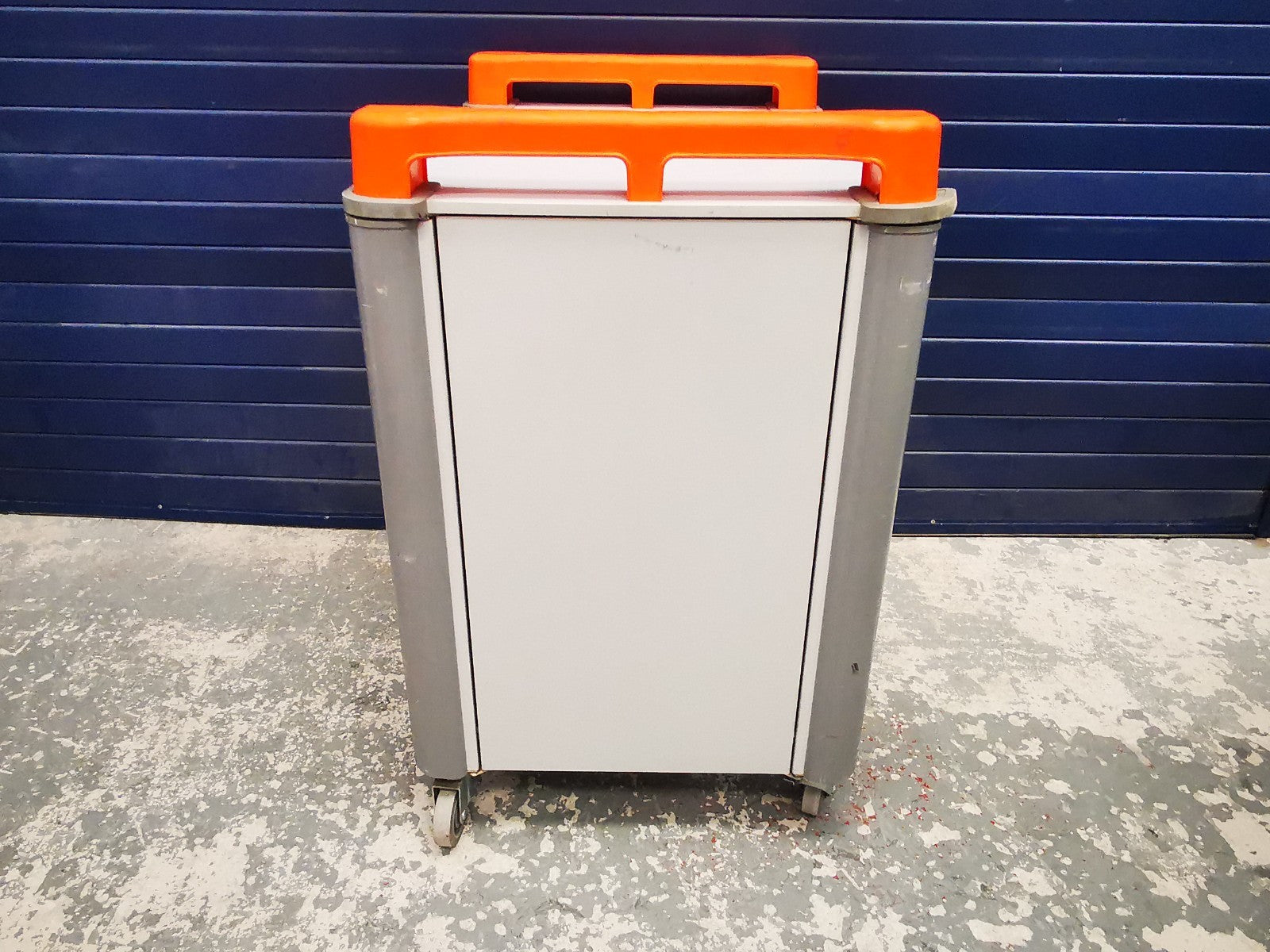 Labcabby 32V 32 Port Laptop Charging & Storage Trolley Cabinet on Wheels