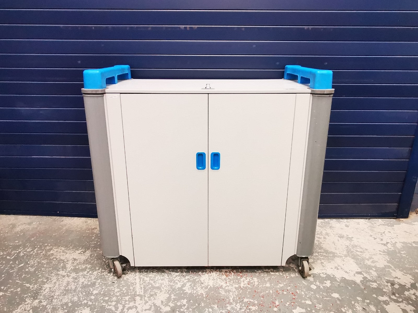 Labcabby 32H 32 Port Laptop Charging & Storage Trolley Cabinet on Wheels
