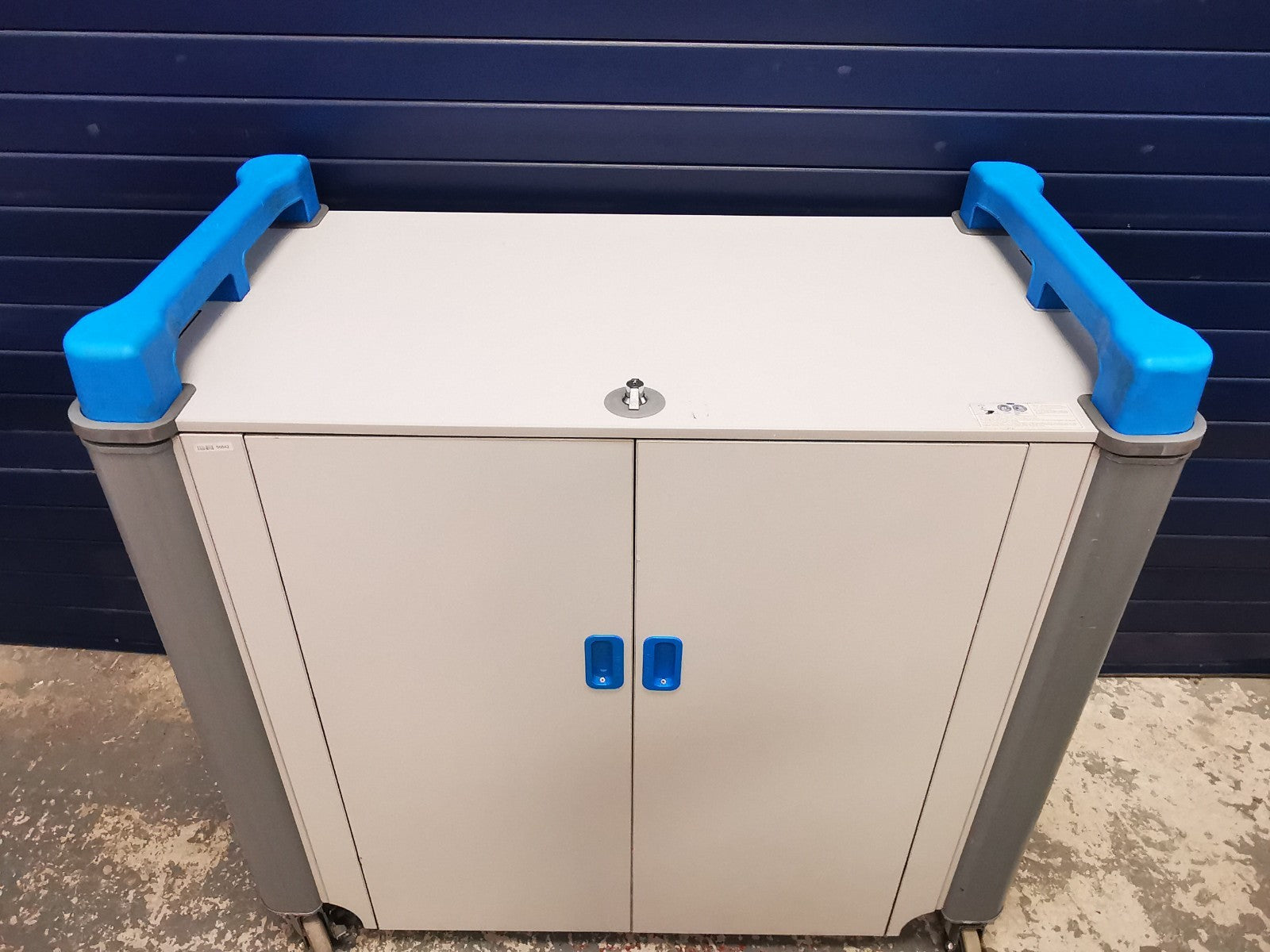 Labcabby 32H 32 Port Laptop Charging & Storage Trolley Cabinet on Wheels