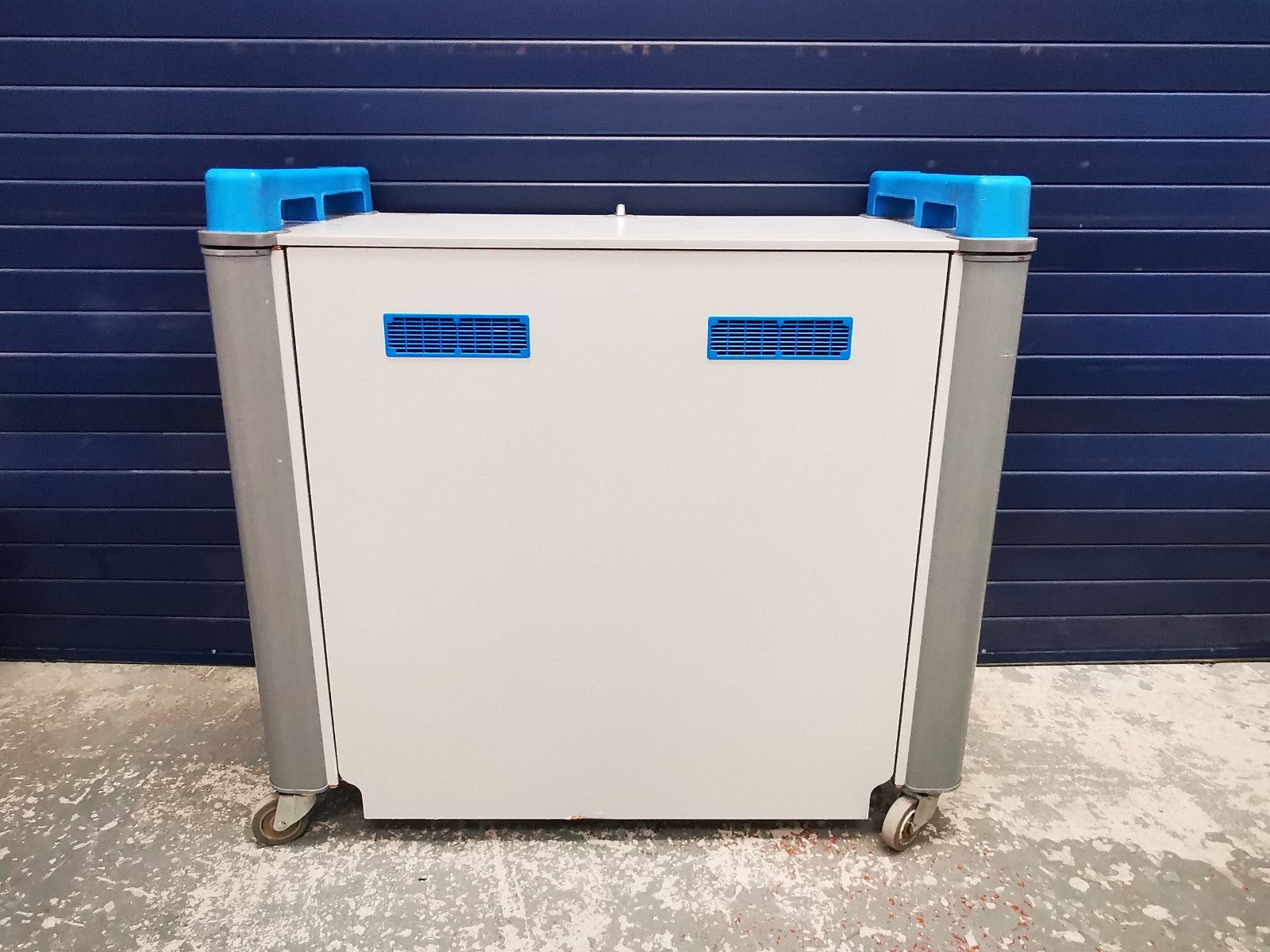 Labcabby 32H 32 Port Laptop Charging & Storage Trolley Cabinet on Wheels