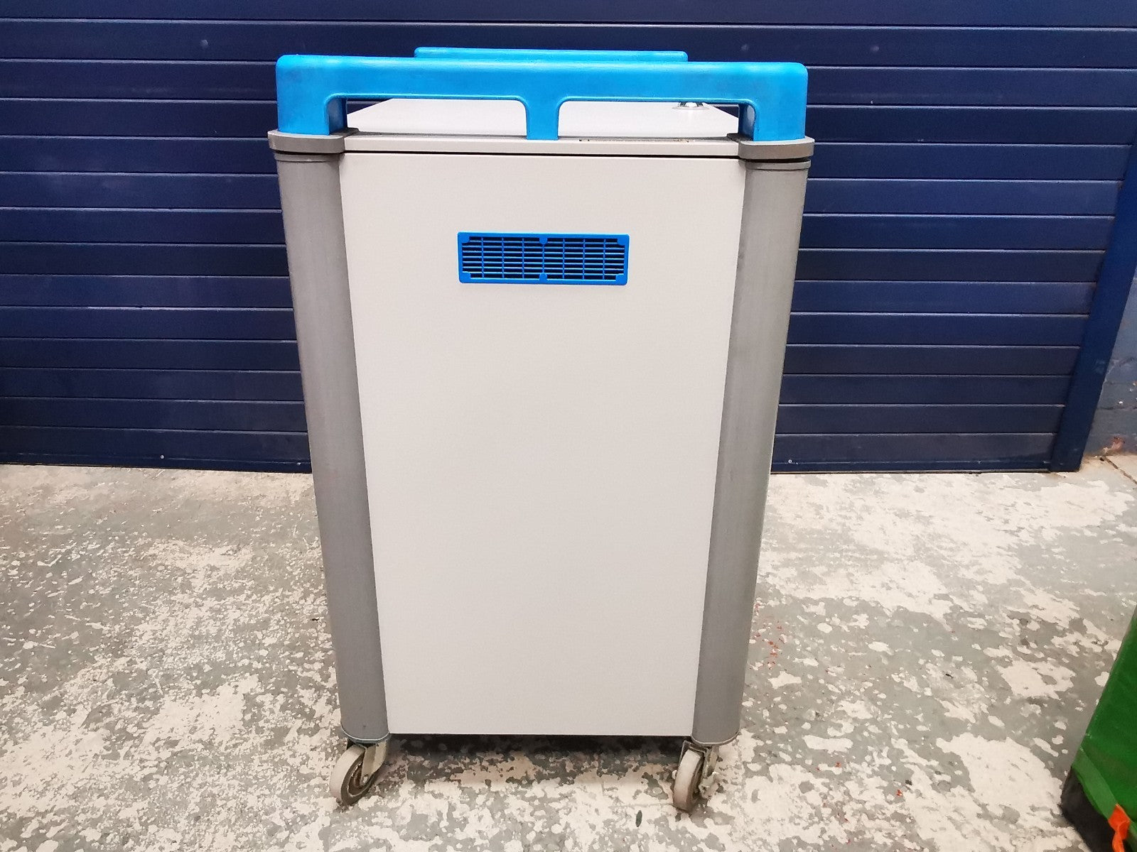 Labcabby 32H 32 Port Laptop Charging & Storage Trolley Cabinet on Wheels