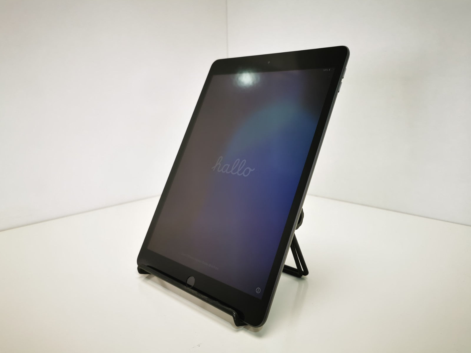 Apple iPad 8th Gen (A2270) - 10.2"/Space Grey/32GB/iOS 26.4/WiFi - Grade A