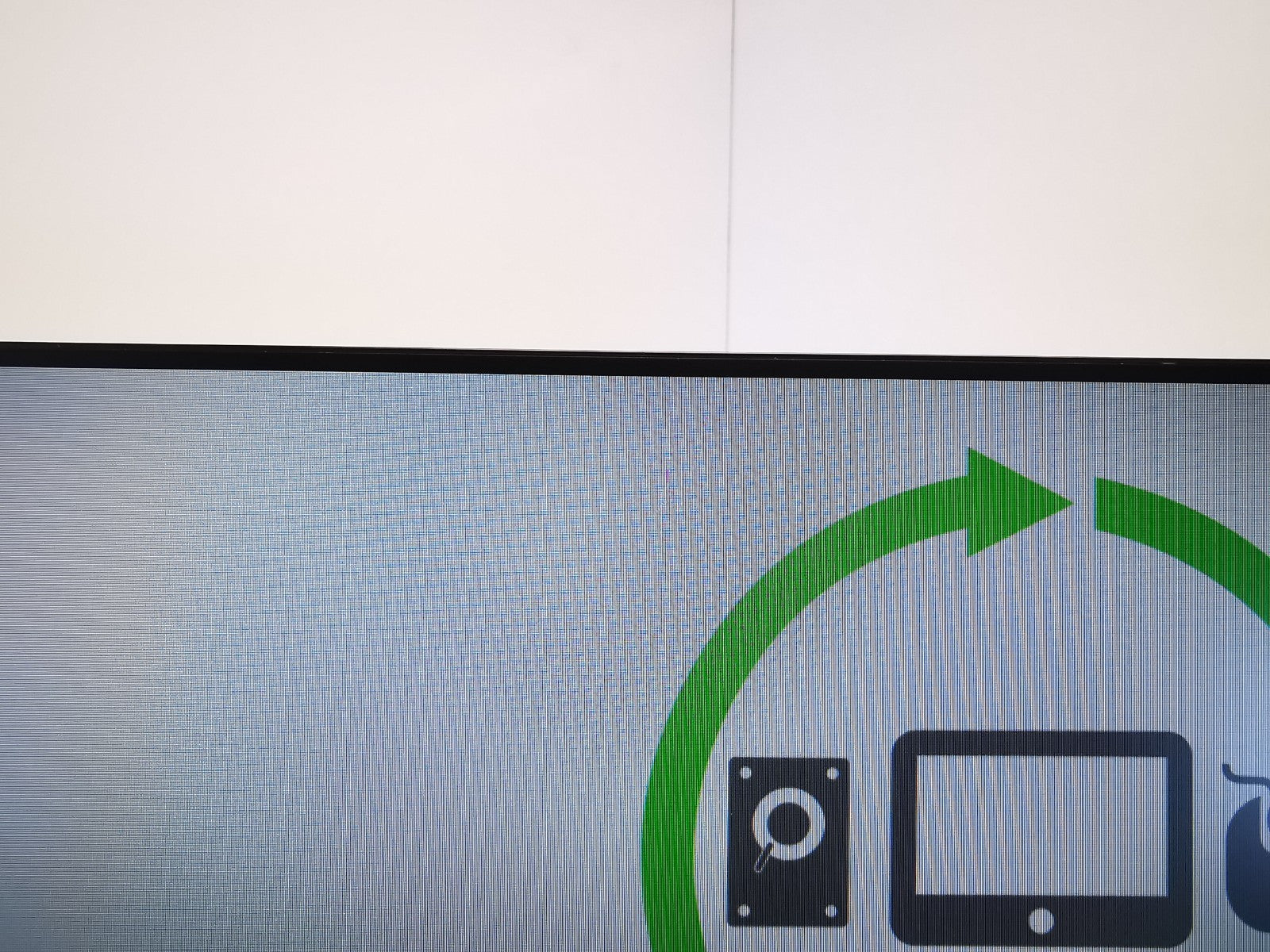 HP M24fw 24" Monitor - 1x VGA / 1x HDMI - Stand Included