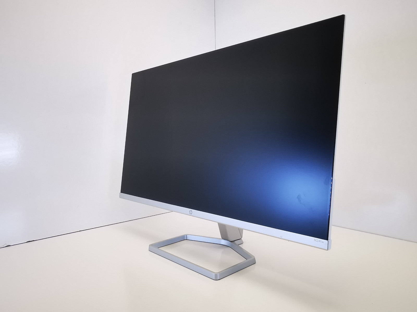 HP M24fw 24" Monitor - 1x VGA / 1x HDMI - Stand Included