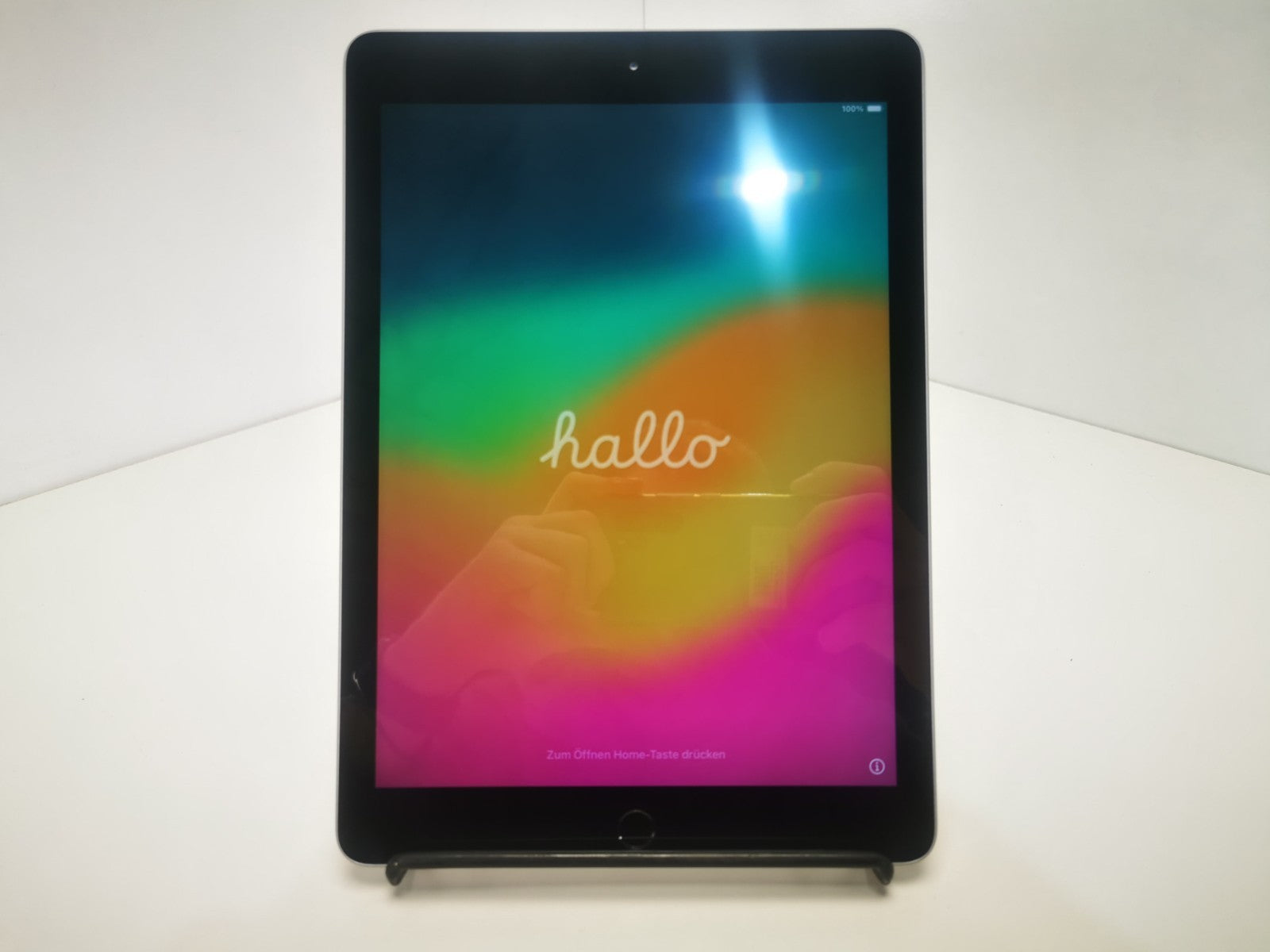 Apple iPad 6th Gen - 9.7"32GB/Wi-Fi/Space Grey/A1893 - Grade A
