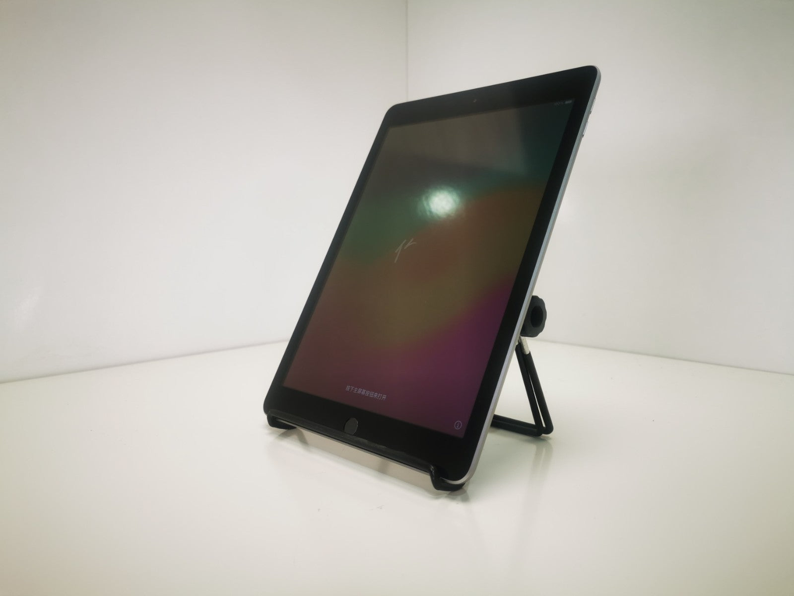 Apple iPad 6th Gen - 9.7"32GB/Wi-Fi/Space Grey/A1893 - Grade A