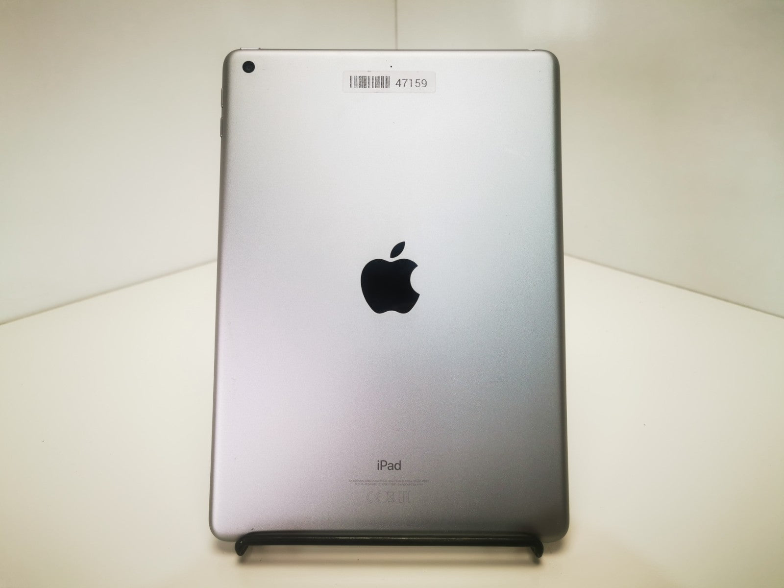 Apple iPad 6th Gen - 9.7"32GB/Wi-Fi/Space Grey/A1893 - Grade A
