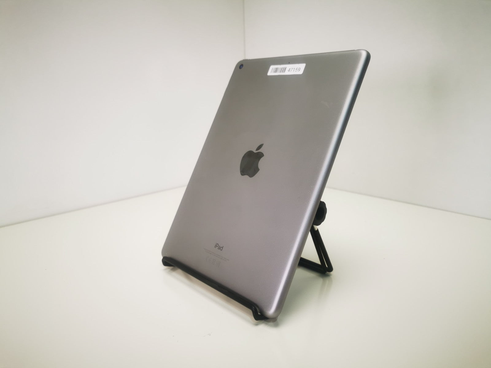 Apple iPad 6th Gen - 9.7"32GB/Wi-Fi/Space Grey/A1893 - Grade A