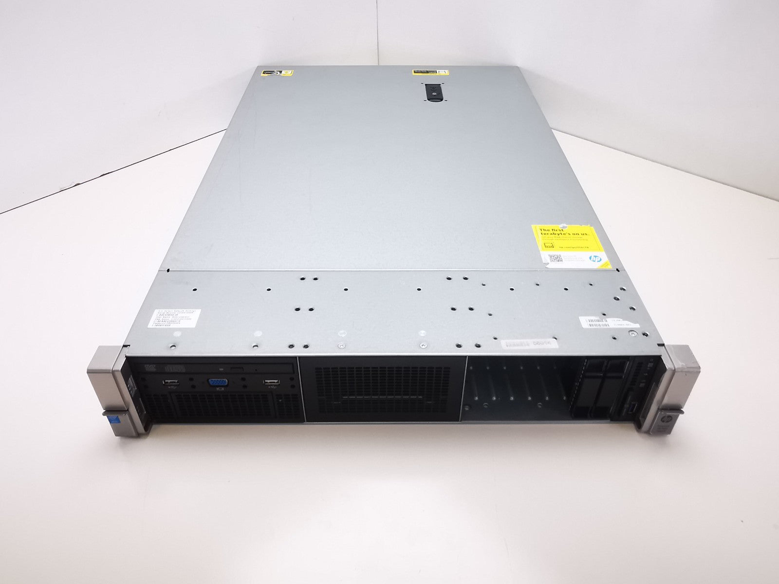 HP ProLiant DL380 Gen 9 Rack Server - 2x Xeon E5-2698 V3/8GB RAM - NO HDDS