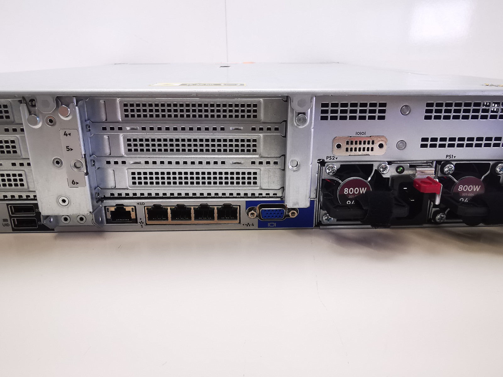 HP ProLiant DL380 Gen10 Rack Server - 2x Xeon Gold 2662/8GB RAM - NO HDDS