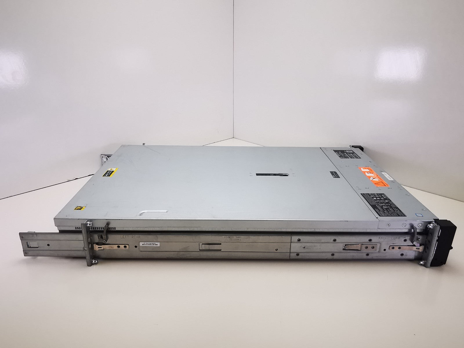 HP ProLiant DL380 Gen10 Rack Server - 2x Xeon Gold 2662/8GB RAM - NO HDDS