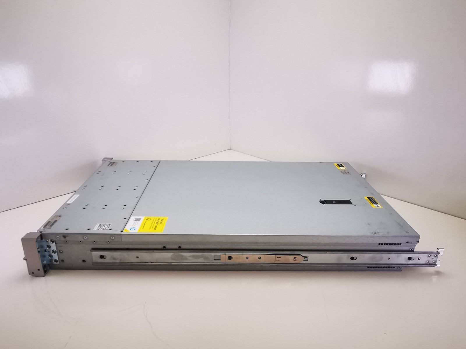HP ProLiant DL380 Gen 9 Rack Server - 2x Xeon E5-2650 V3/8GB RAM - NO HDDS
