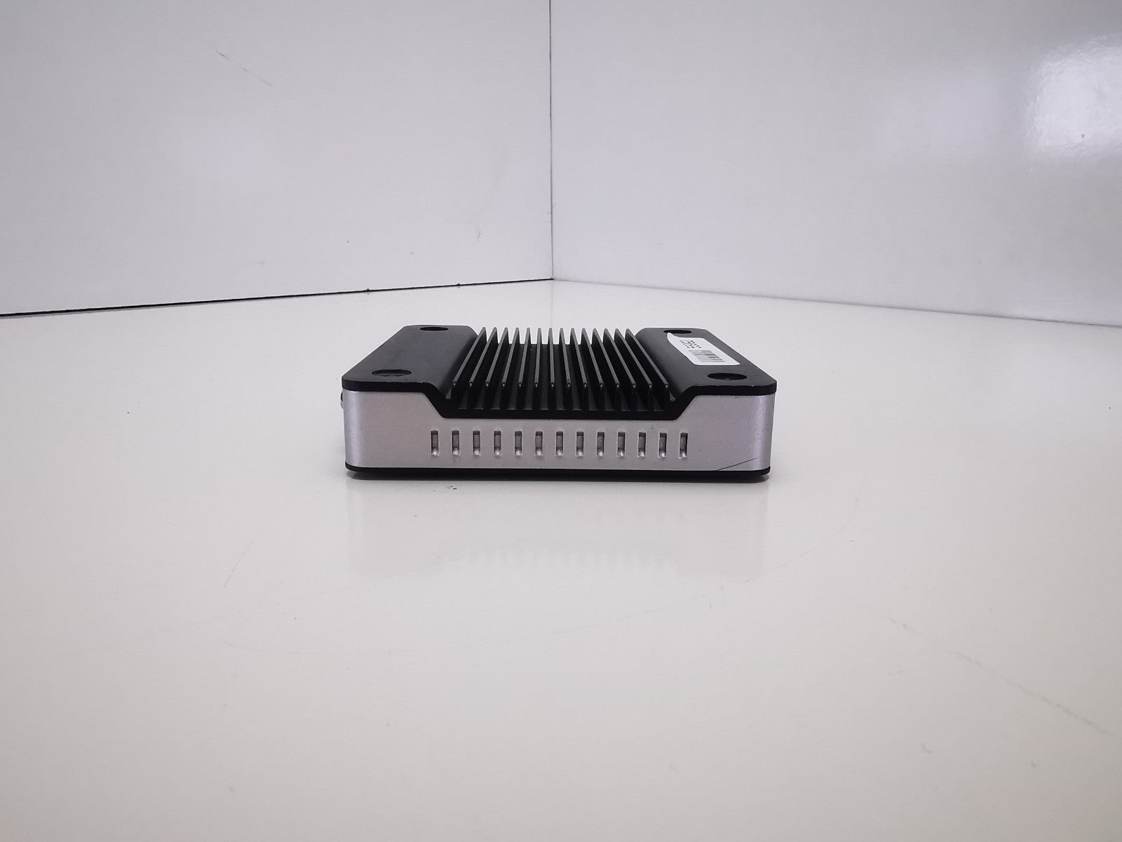 DMP EBOX-3352DX3-AP USFF PC - DM&P Vortex86DX3 Dual Core 1.0GHz/2GB RAM/NO OS