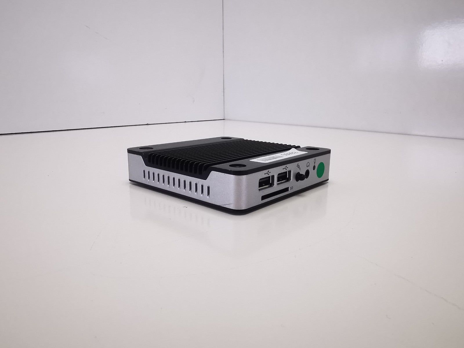 DMP EBOX-3352DX3-AP USFF PC - DM&P Vortex86DX3 Dual Core 1.0GHz/2GB RAM/NO OS