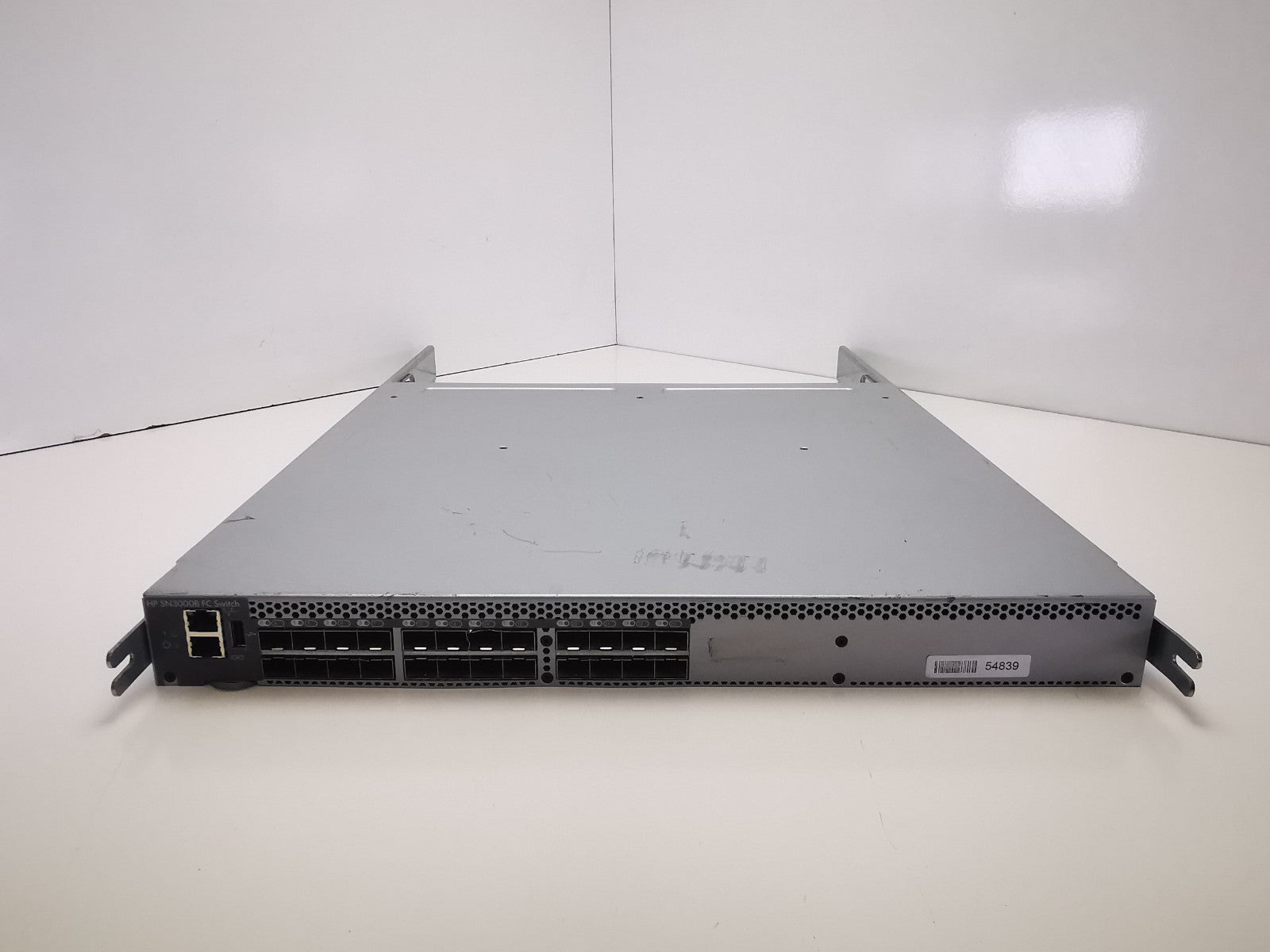 HP SN3000B SFP Fibre Channel Switch - Rack Ears Included