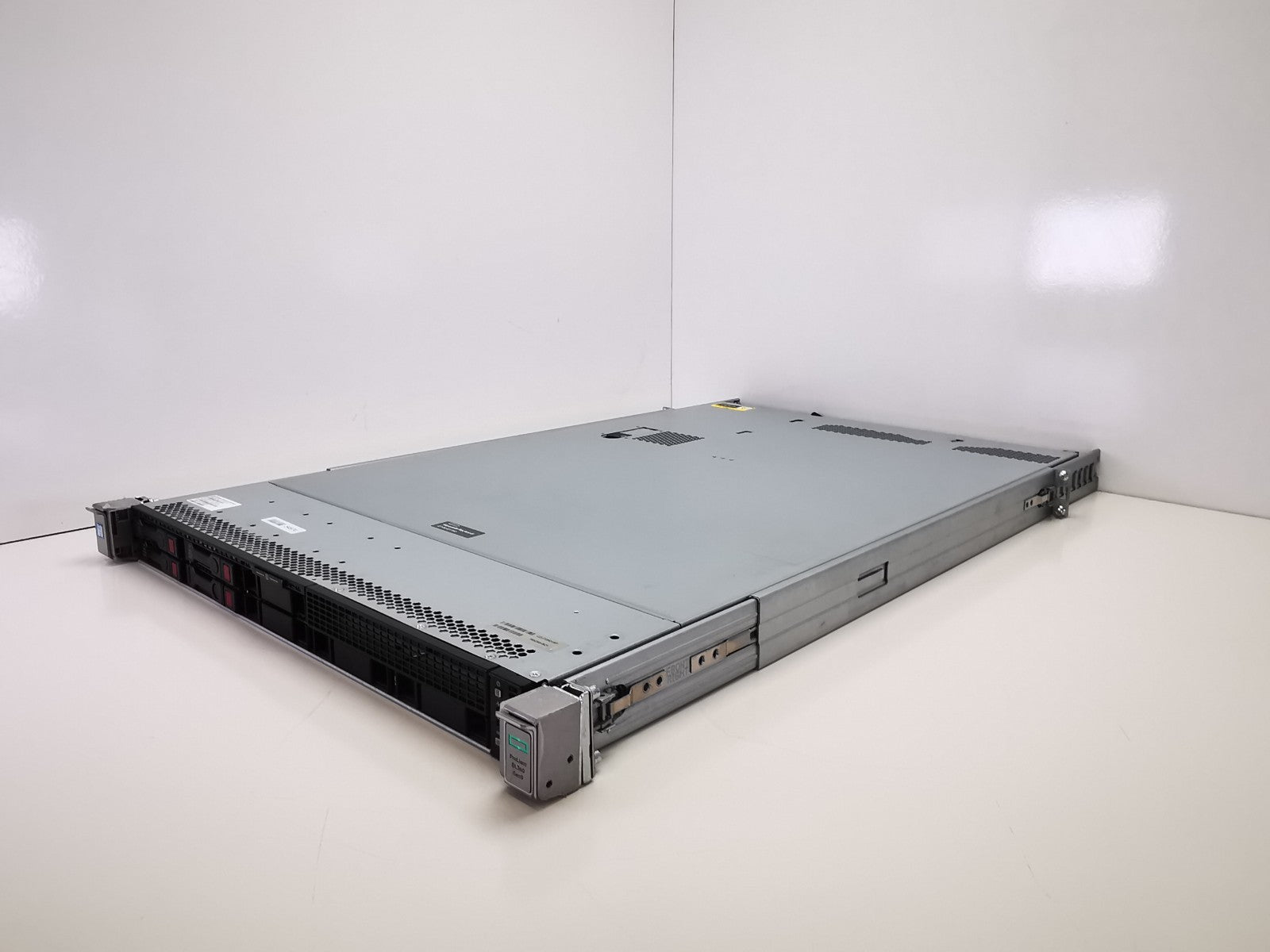 HP ProLiant DL360 Gen9 Rack Server - 2x Xeon E5-2620 V4/8GB RAM - NO HDDs