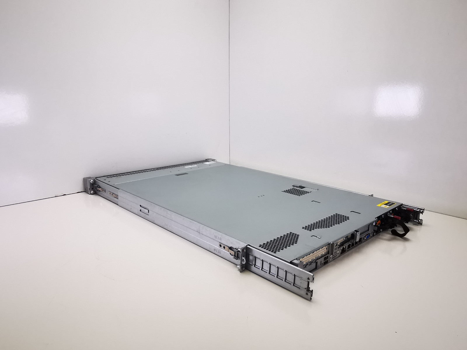 HP ProLiant DL360 Gen9 Rack Server - 2x Xeon E5-2620 V4/8GB RAM - NO HDDs