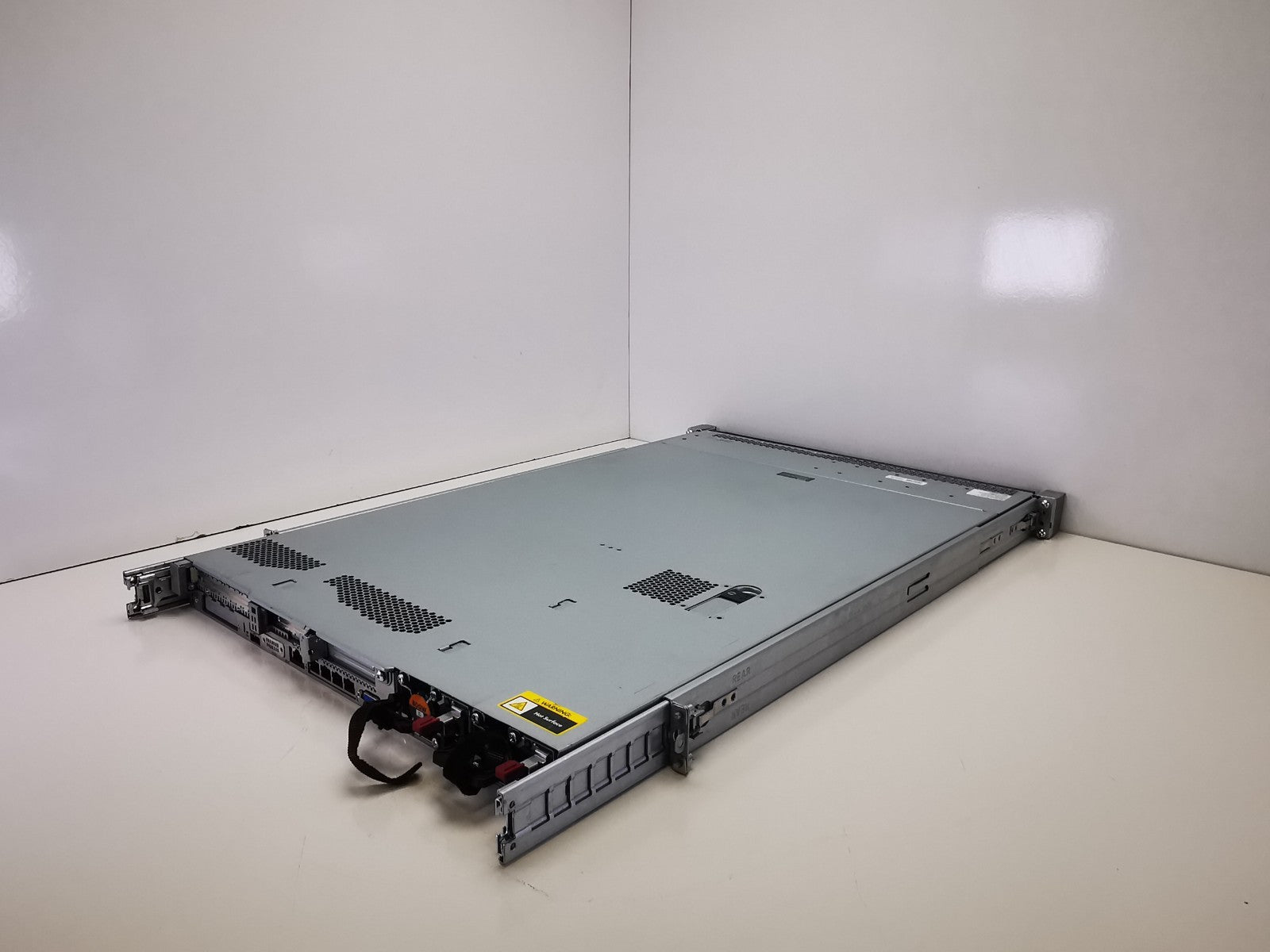 HP ProLiant DL360 Gen9 Rack Server - 2x Xeon E5-2620 V4/8GB RAM - NO HDDs