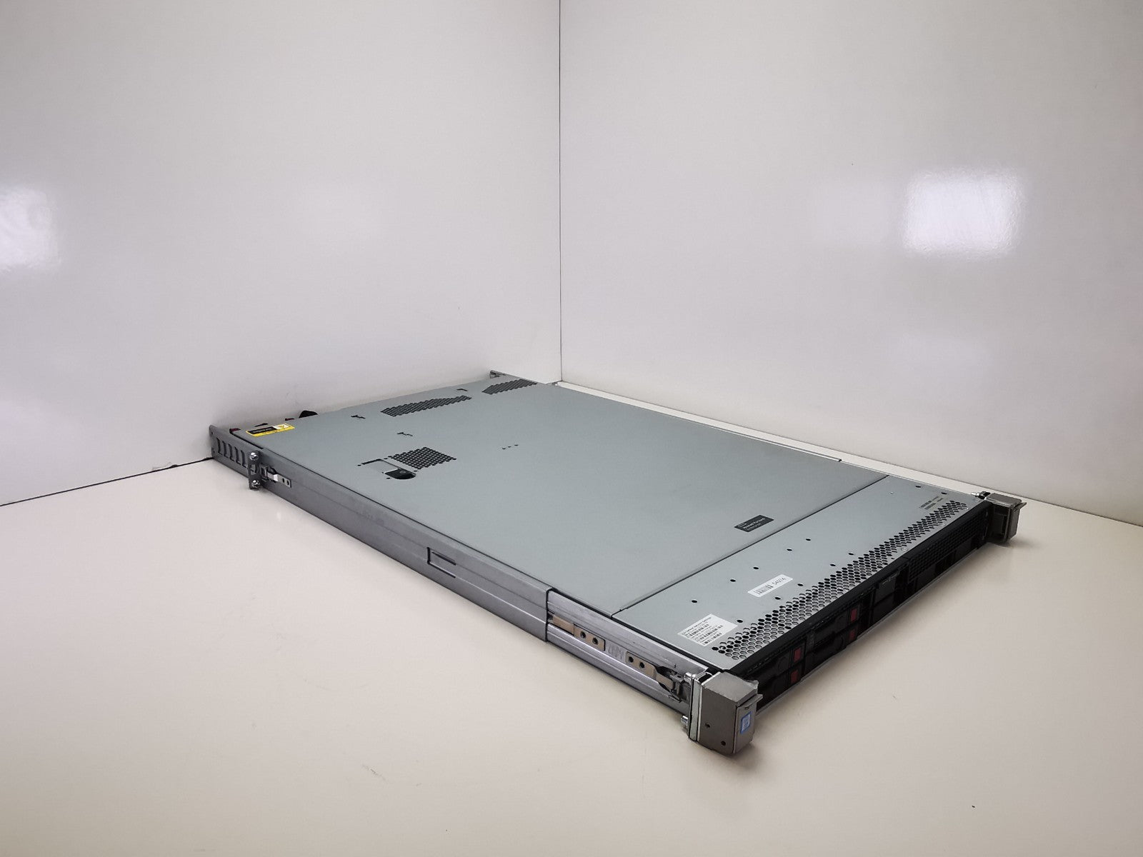 HP ProLiant DL360 Gen9 Rack Server - 2x Xeon E5-2620 V4/8GB RAM - NO HDDs