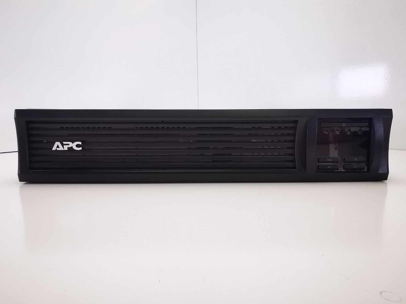 APC SMT1000RMI2UC Rackmountable UPS - Batteries Not Included